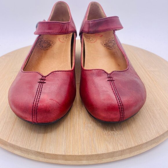 Taos Shoes Womens 8 Red Leather Mary Jane Comfort Flats Button - Picture 3 of 13